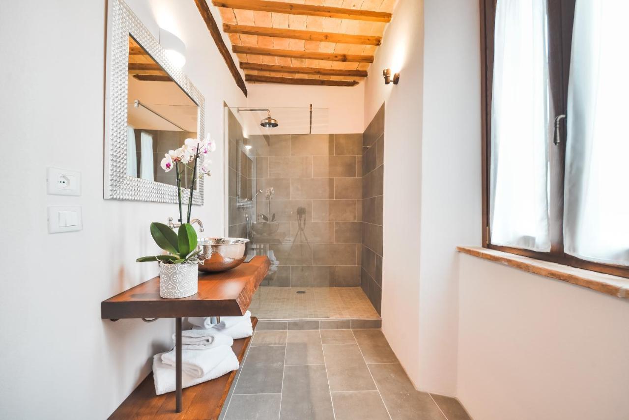 Dimora Delle Muse Bed & Breakfast Монталчино Екстериор снимка