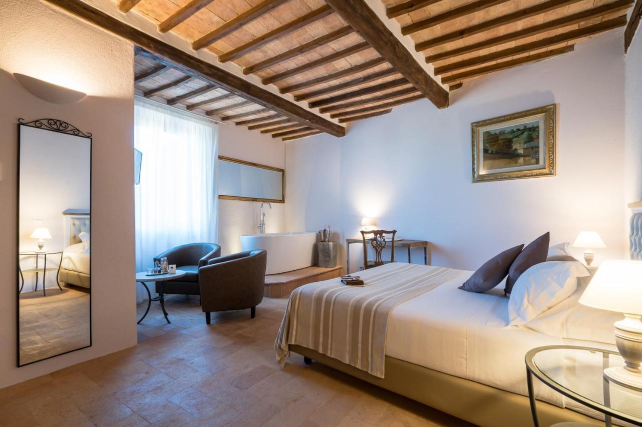 Dimora Delle Muse Bed & Breakfast Монталчино Екстериор снимка