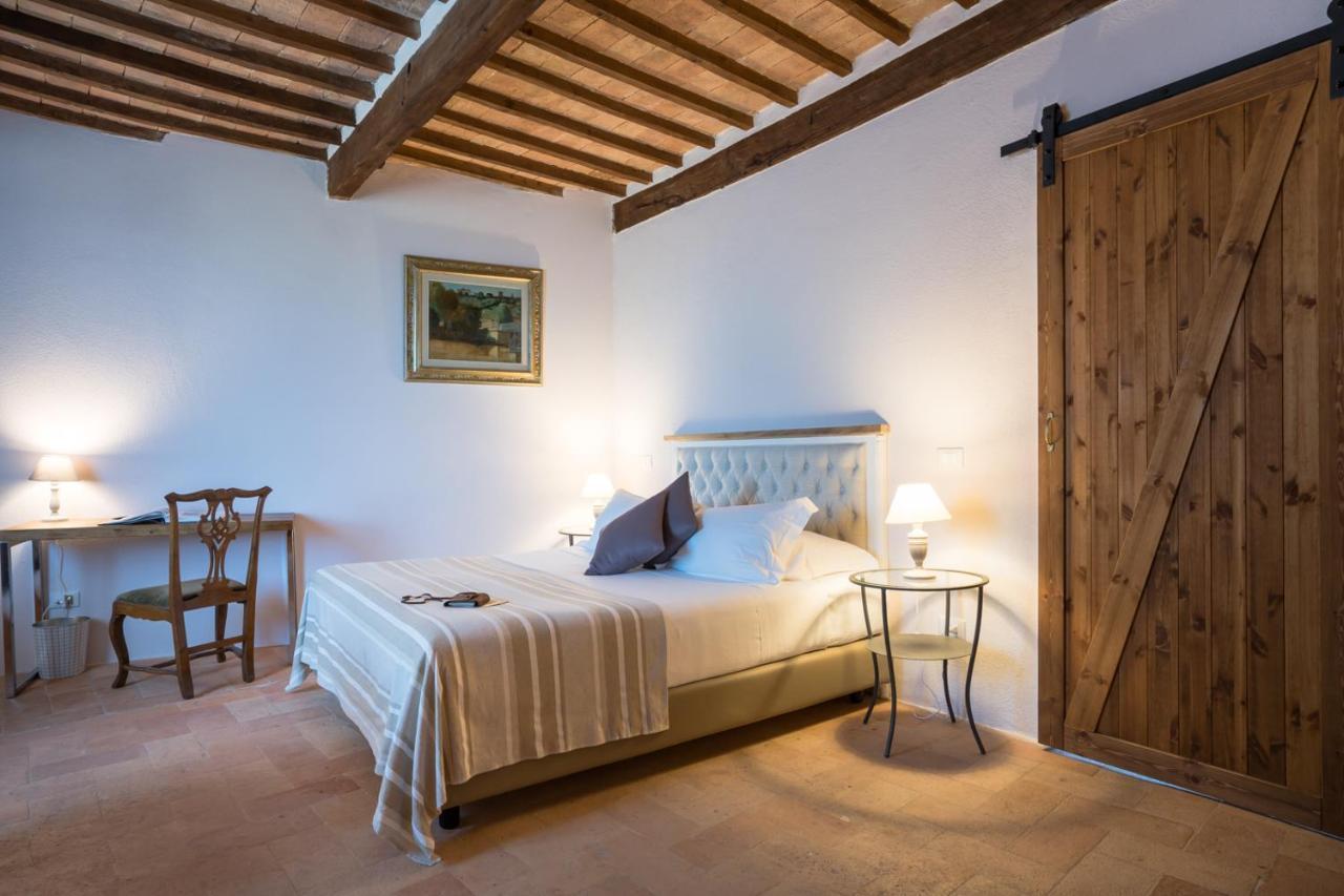 Dimora Delle Muse Bed & Breakfast Монталчино Екстериор снимка